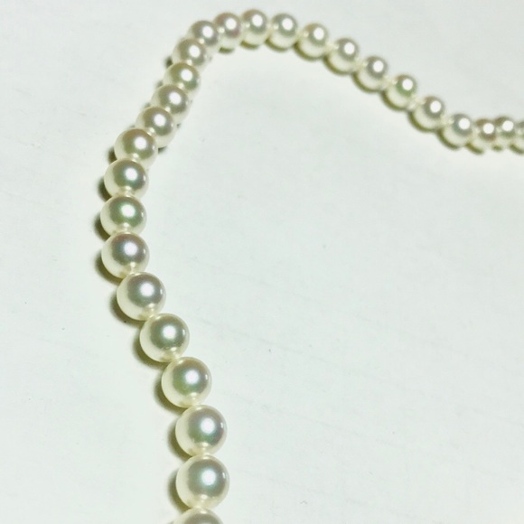 ⭐️HOST PICK⭐️ MIKIMOTO Akoya Pearl Necklace w/18KT Gold Clasp - Picture 5 of 14